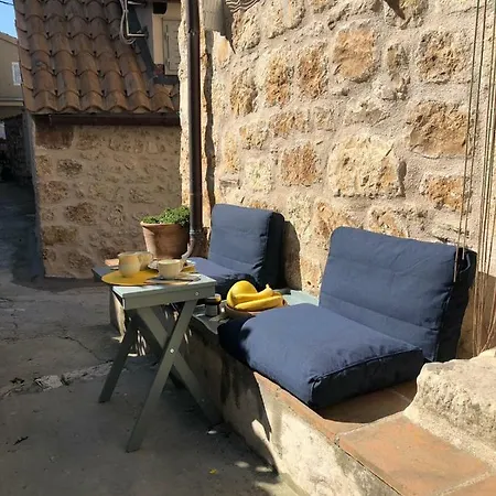 Central Charming Stone House Apartment *