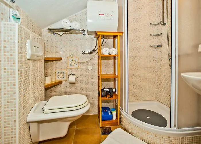 Charming Stone House * חוואר